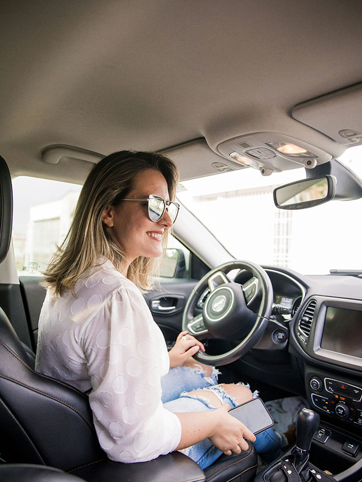 woman-driving